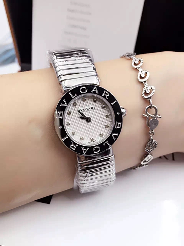 ブルガリ時計正面デザイン